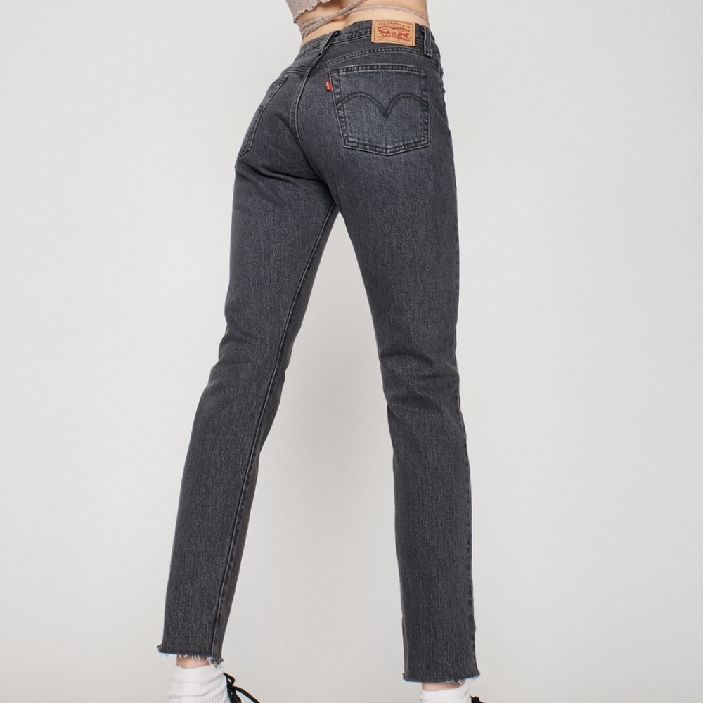 Levi’s 501 Slim Jeans in Dark Grey